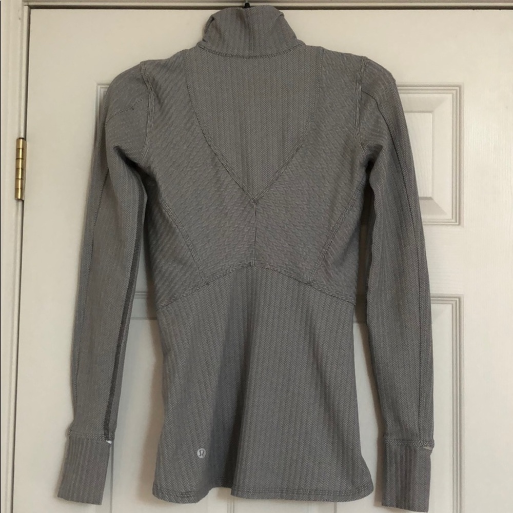 Lululemon jacket - Picture 9 of 9